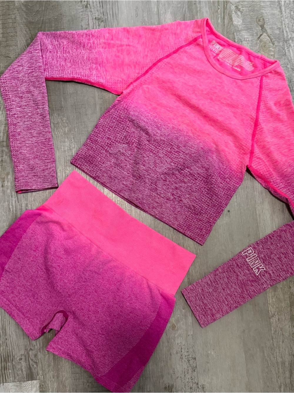 Victoria's Secret pink seamless athletic outfit both size small

NWOT